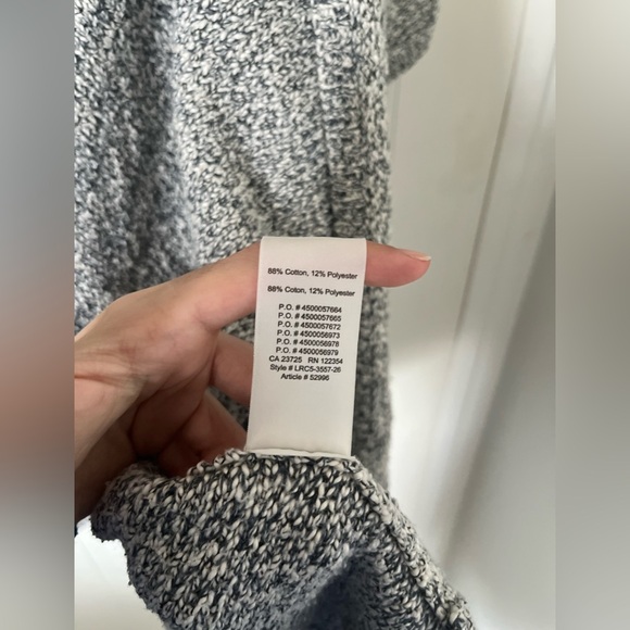 Aritzia Community Cape - Picture 8 of 10